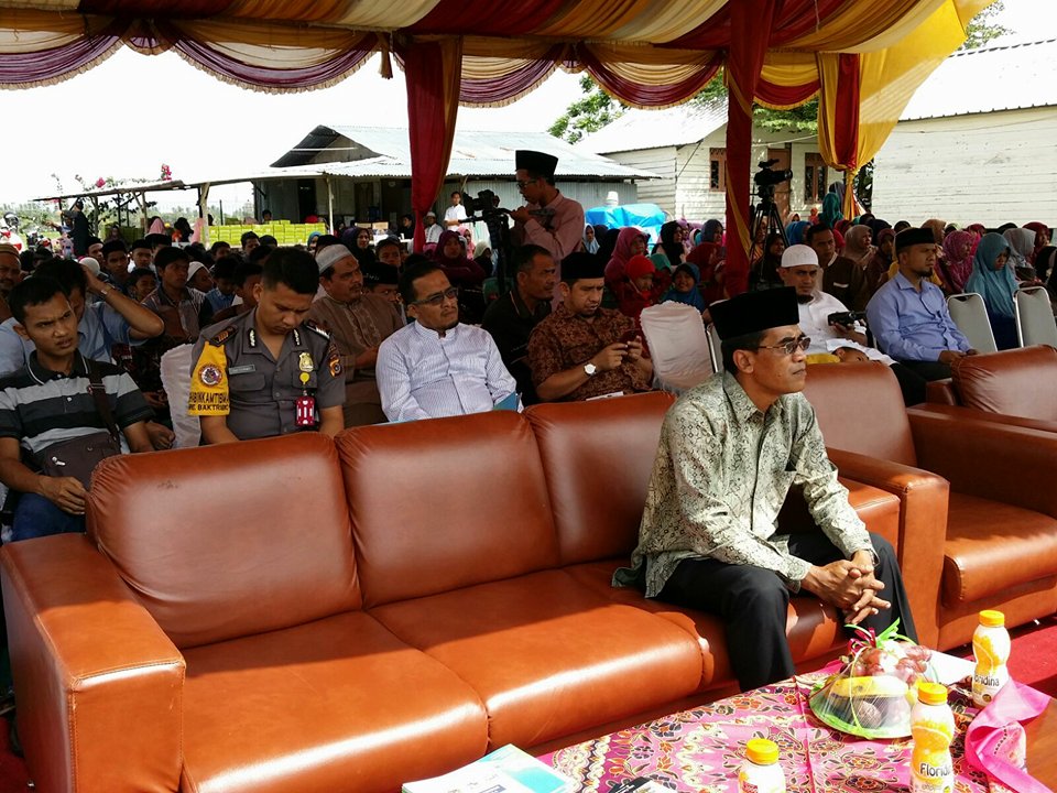 Bekerjasama dengan Yayasan Ash-Shilah, Wabup Aceh Besar Salurkan 1000 Paket Bantuan Anak Yatim